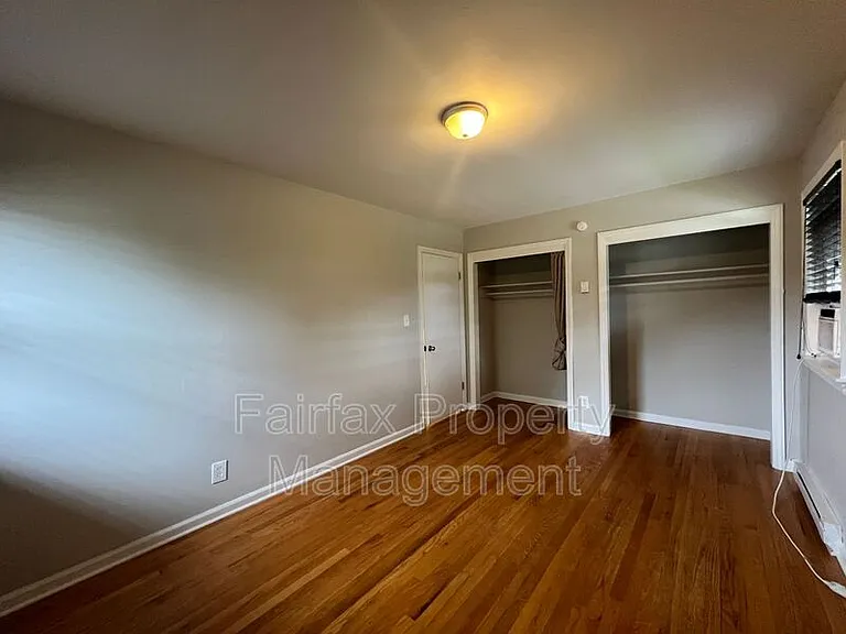 1931 Morehead Ave — Photo 8