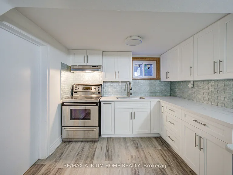 8 Patrick Blvd — Photo 27