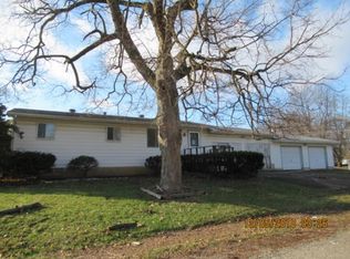 721 N Alexander St, Clinton, IL 61727