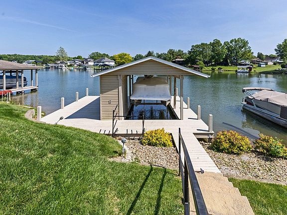 5th image of 360 Baldwin Dr
