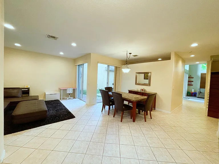 5897 NW 120th Ter — Photo 10