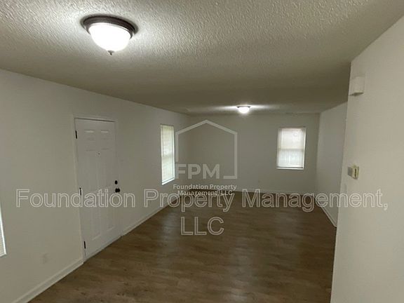 5th image of 2605 Whitman Ave