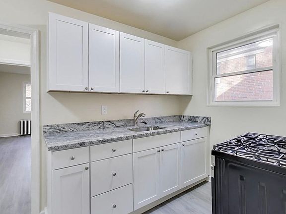 4th image of 8318 Roanoke Ave APT 4