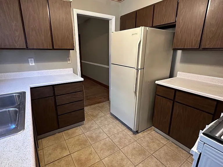 3561 Beechwood Blvd — Photo 7
