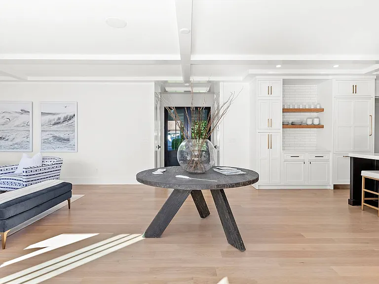 8 Greenway Dr — Photo 6