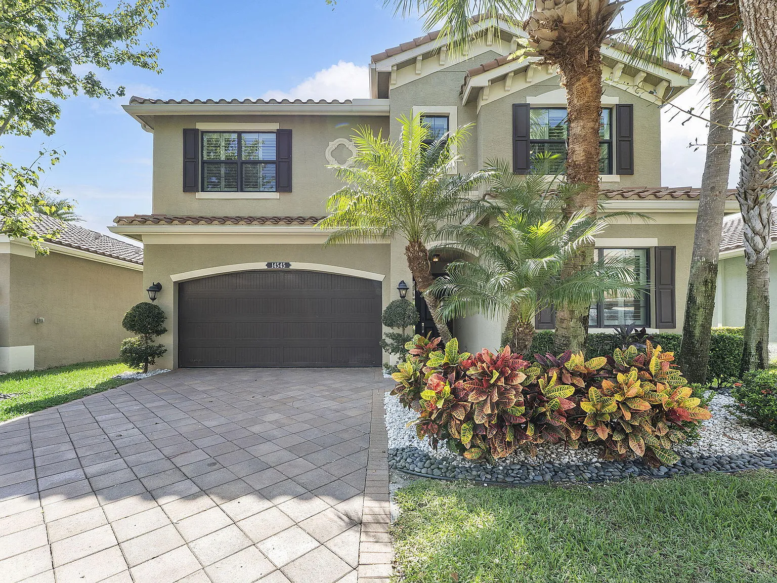 4 bed, 3.0 bath, 2656 sqft, $6,500 — Photo 1