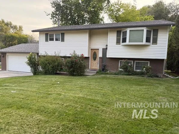 2605 N 3 E, Mountain Home, ID 83647