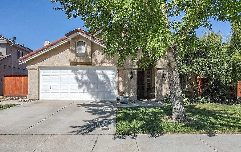 1309 Blue Teal Way photo 1