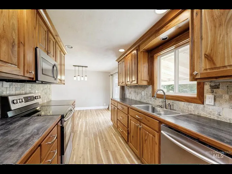 6701 W Kirkwood Rd — Photo 2
