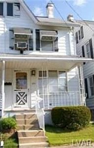 1st image of 225 E 7th St