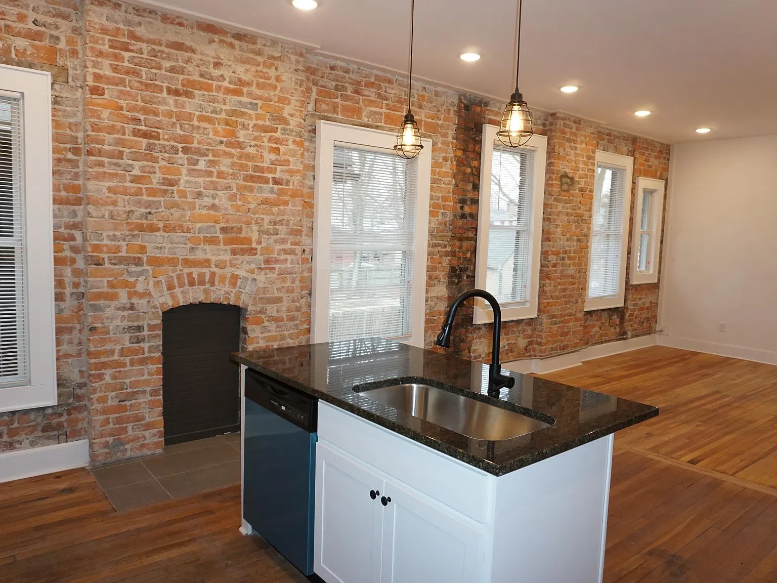 3 bed, 1500 sqft, $1,999 — Photo 4