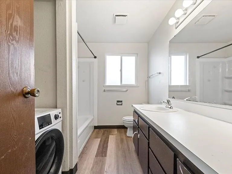 3276 W 9th Ct — Photo 8