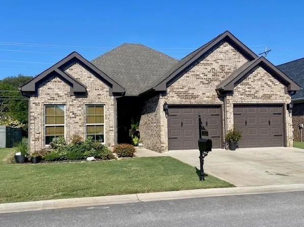 116 Willow Dr, Tuscumbia, AL 35674