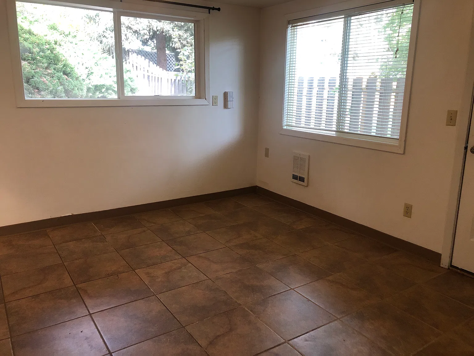 3 bed, 1.5 bath, 1225 sqft, $1,425 — Photo 3