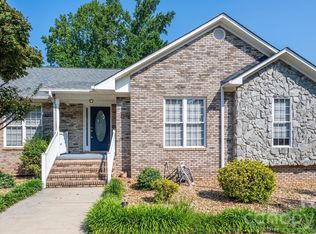4288 Harbor Ln, Sherrills Ford, NC 28673