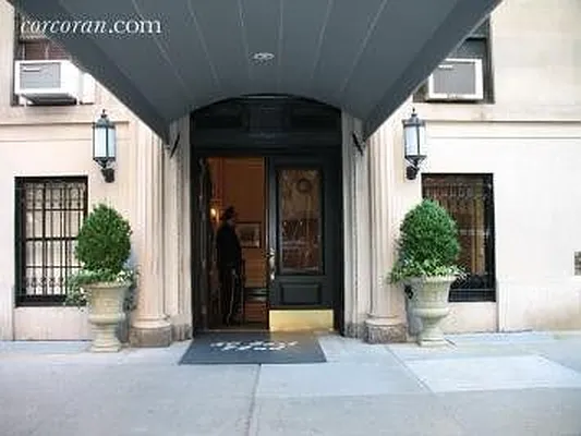 Rented by Level Group | media 13