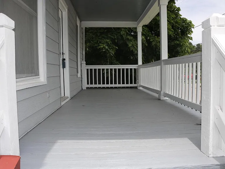 326 Logan St — Photo 2