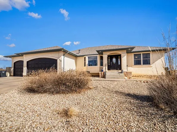 570 S Ferncliff Dr, Pueblo West, CO 81007