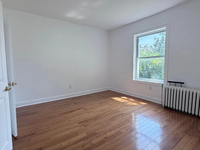 11 Gifford Ave #13E — Photo 5