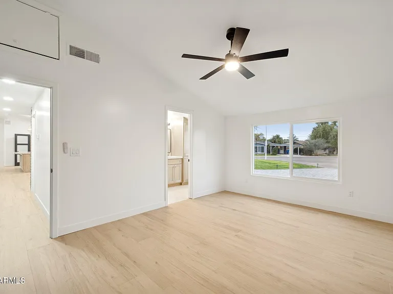1216 W Rovey Ave — Photo 15