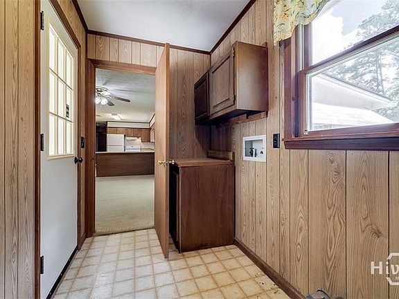 5th image of 84 Magnolia Street Ext