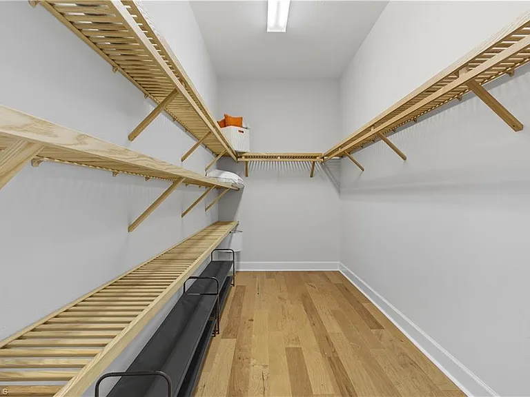 9475 Isla Bella Cir — Photo 29