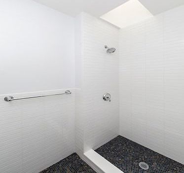 4th image of 445 E 9th St #13