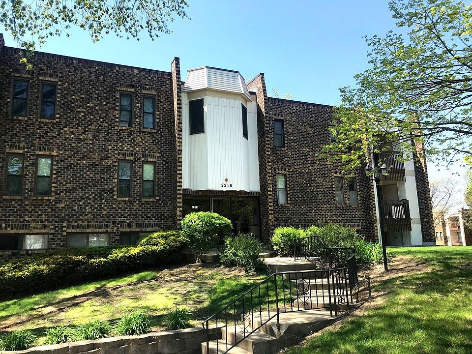1st image of 2216 Country Club Dr #21