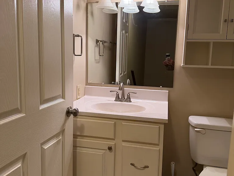 1016 Bryant Dr — Photo 1