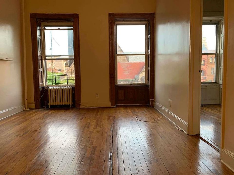 1st image of 235 Lenox Ave #15