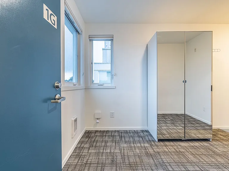 2418 Ballard Apartments — Photo 16