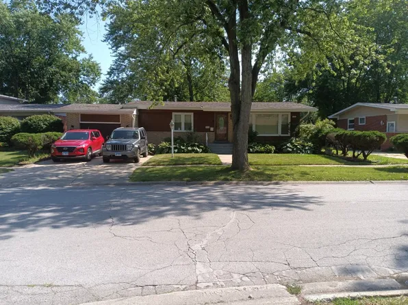 830 W Strieff Ln, Glenwood, IL 60425