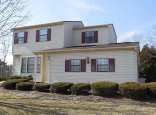 1129 Pacific Ct, Columbus, OH 43085