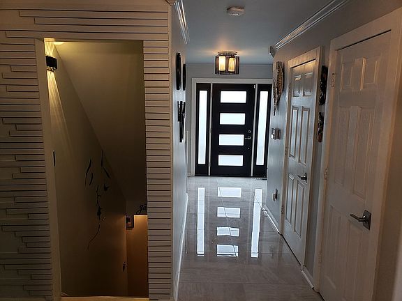 5th image of 3808 Alberta Dr N