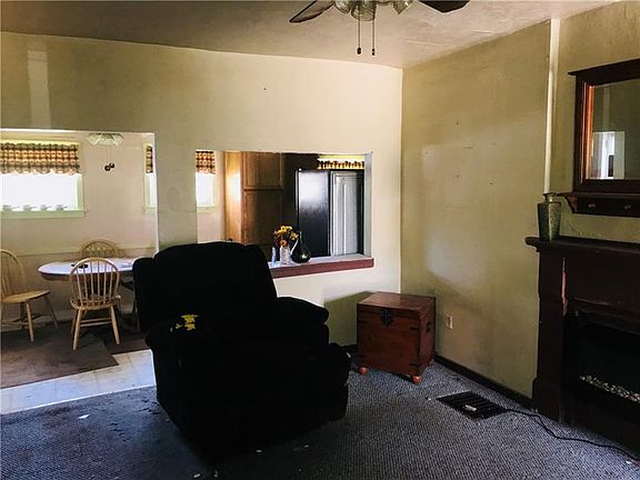 4th image of 102 Petroleum Ave