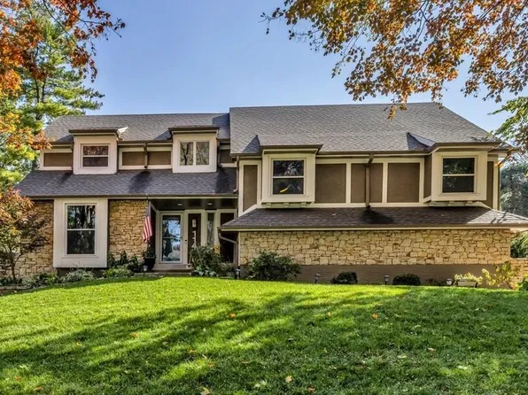 11439 Craig St, Overland Park, KS 66210