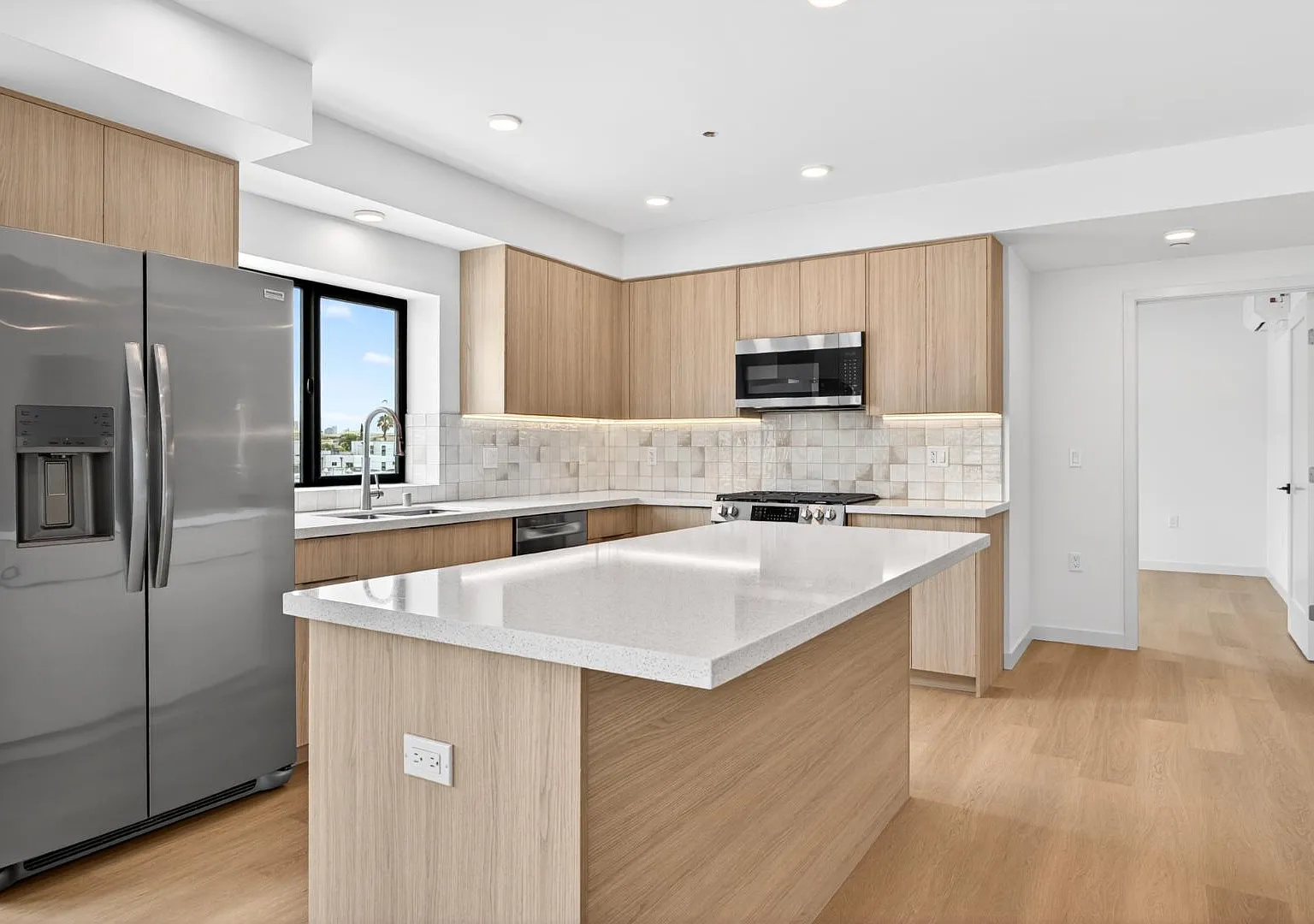 6115 Romaine St - 403 — Photo 3