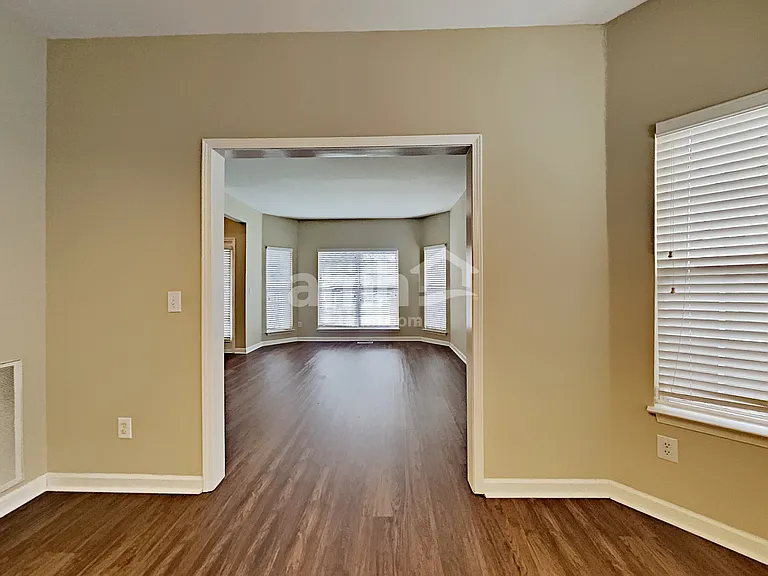 1209 Bending Creek Dr — Photo 5