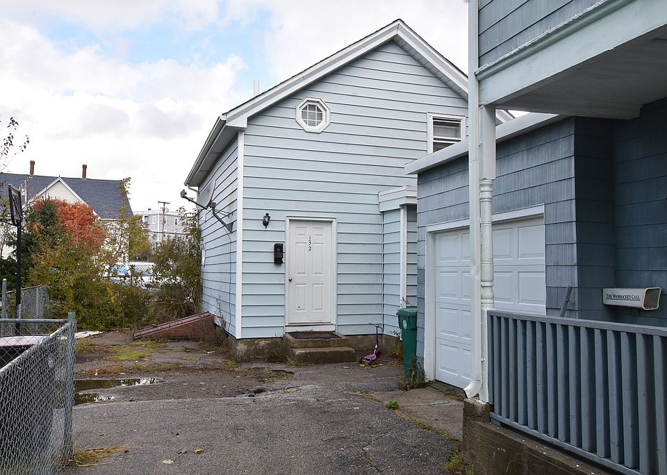 2nd image of 132 Brook St