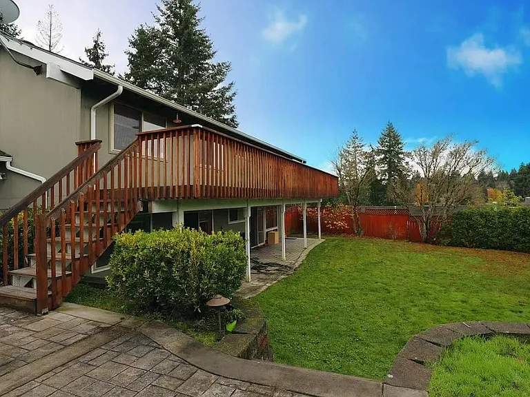 1333 183rd Ave NE — Photo 15
