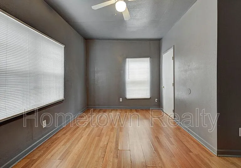 321 SE 25th St — Photo 19