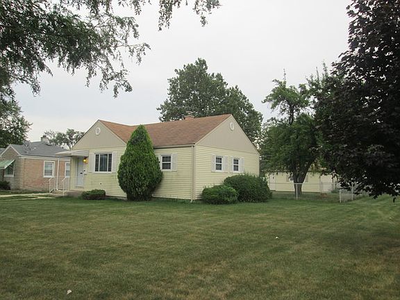 2nd image of 237 E Dickens Ave