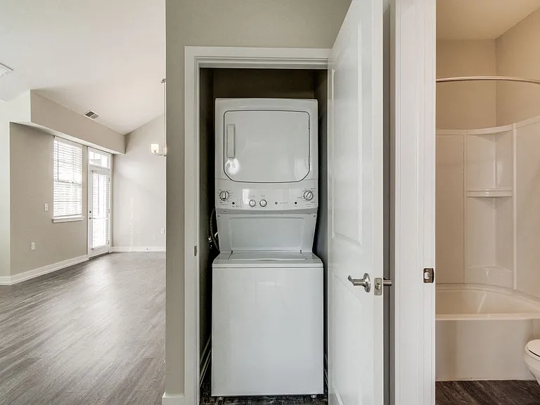 Stackable Washer & Dryer (Oak)
