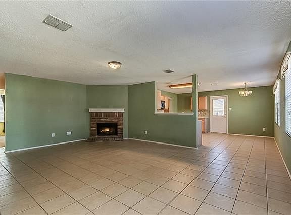 3rd image of 1609 Flagstone Ln