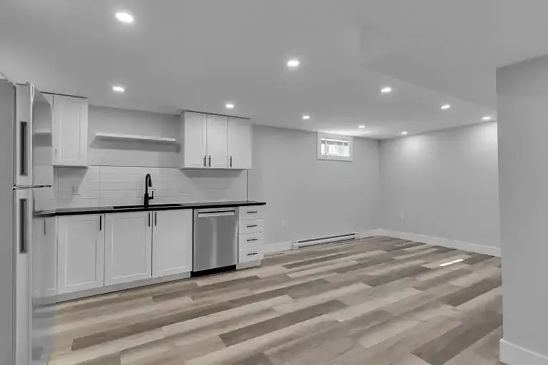 Building Photo - 180 Morenz Cres #2