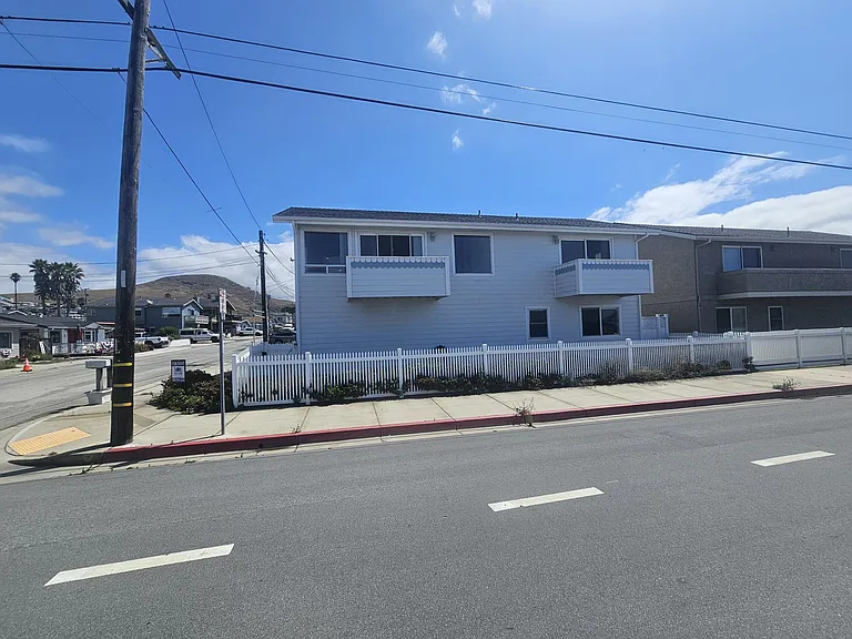 300 Trinidad St — Photo 36