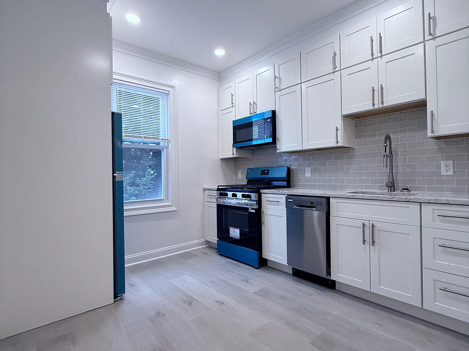 3 bed, $2,900 — Photo 3