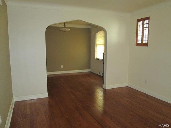 3rd image of 9716 Diamond Dr
