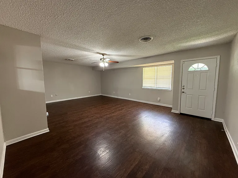 3512 Bahamas Dr — Photo 3