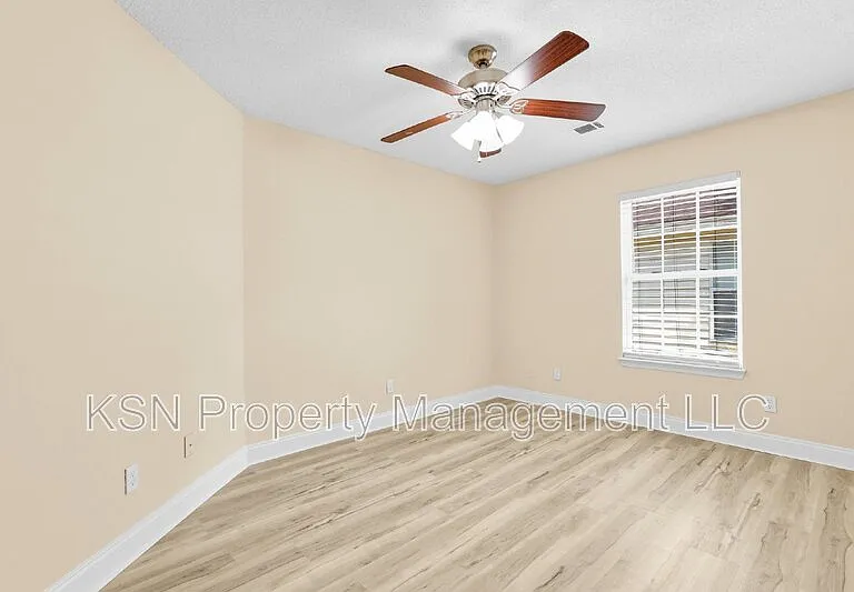 7331 Leghorn St — Photo 14